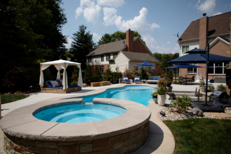 Thursday Pools Wellspring with Round Spa