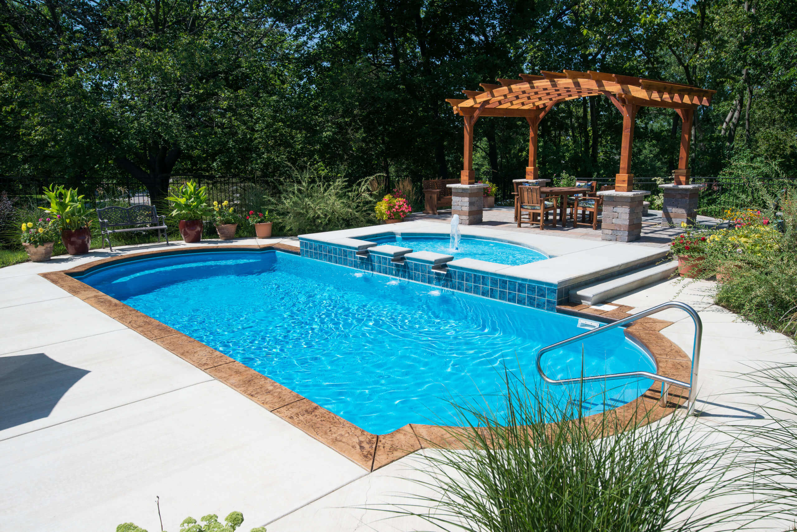 Thursday Pools California Cathedral pool with wet deck