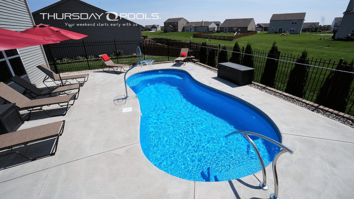 Thursday Pools Titus Pool with basketball hoop