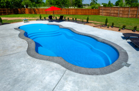 Thursday Pools California Sandal Beach Entry with hardscaping border