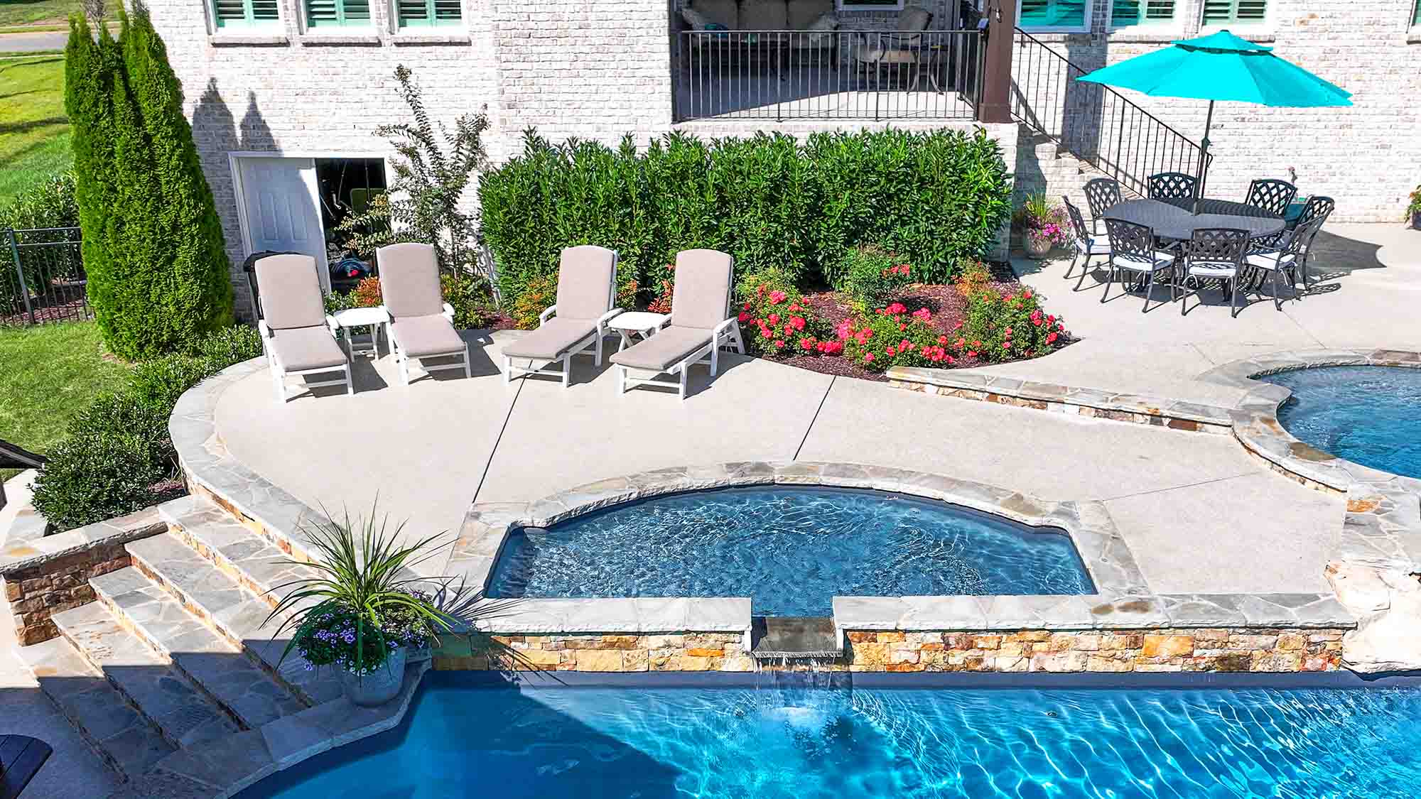 Wet Deck with Spillway by Thursday Pools